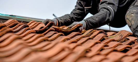 inspection de toiture après tempête dans l'Hérault