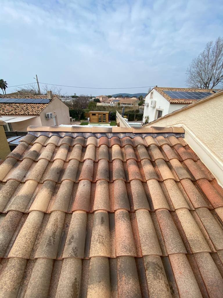 Réfection du faîtage sur toiture traditionnelle : la garantie d'une toiture étanche et durable à Montpellier dans l'Hérault