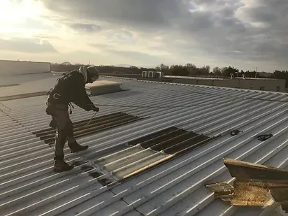 Interventions sur tous types de toitures, traditionnelles, industrielles et toits terrasses, près de Montpellier, Hérault 34