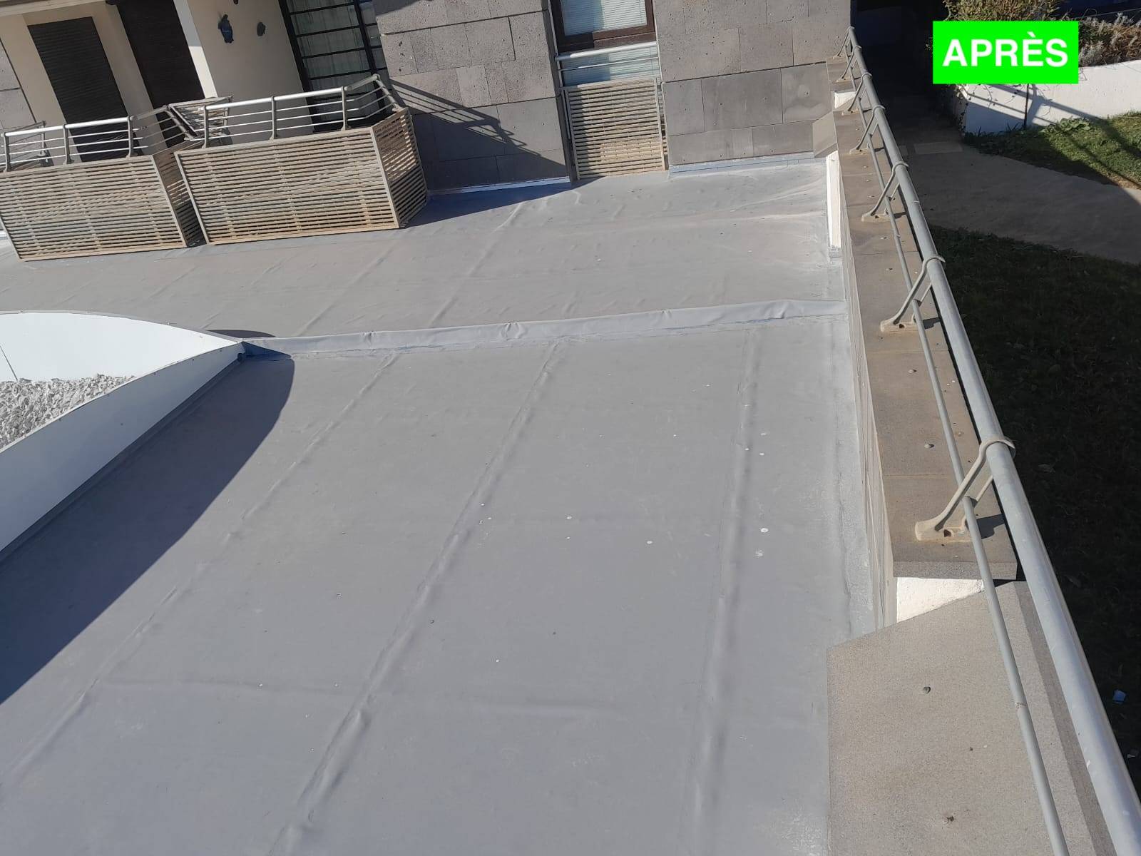 Étanchéité des toits-terrasses à Clermont l’Hérault pour éviter les infiltrations d’eau sur une toiture