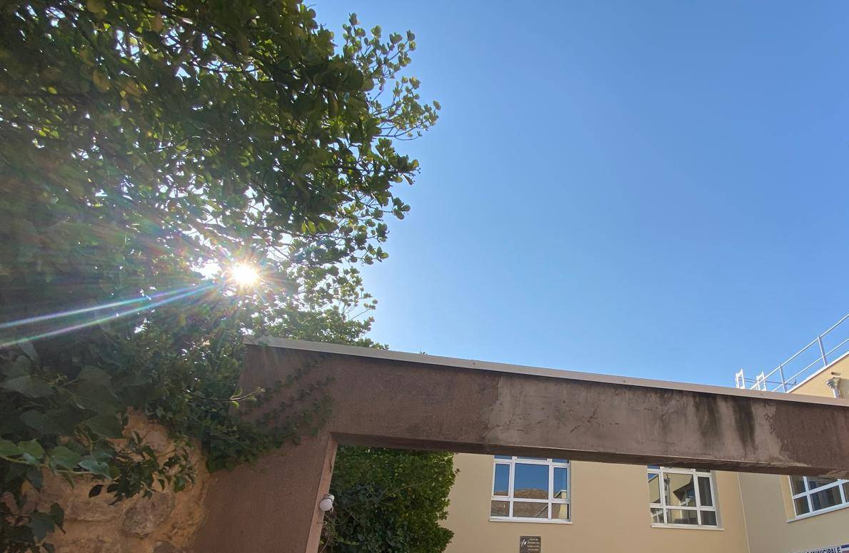 Pose de couvertines sur un bâtiment résidentiel à Sète pour protéger l’habitation
