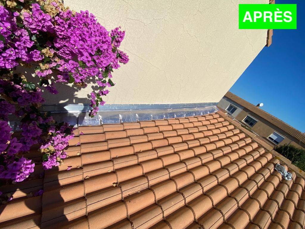 Changement de tuiles HéraultPourquoi entretenir les toitures traditionnelles en tuiles de terre cuite ?  Les toitures en tuiles de terre cuite sont un symbole de charme et d'authenticité dans la région Héraultaise. Toutefois, ces matériaux, bien que robus