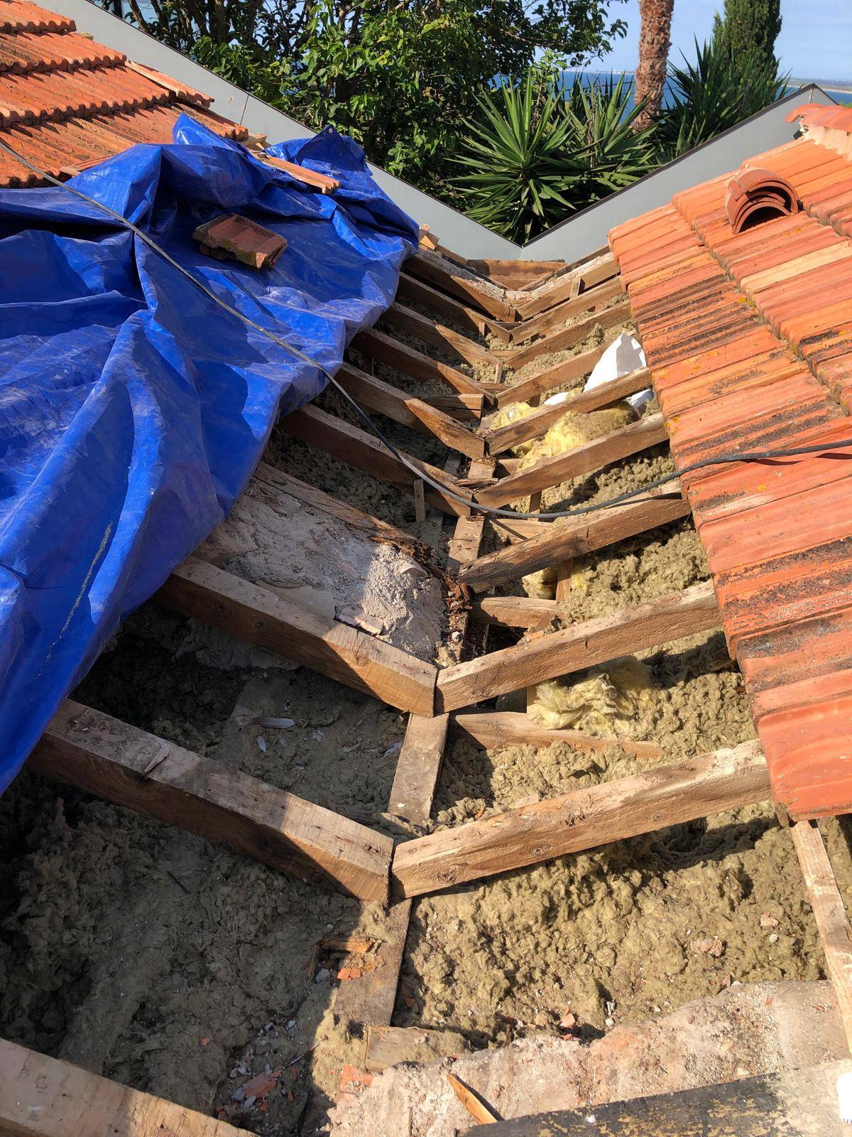 Réparation et réfection de la zinguerie d’une toiture traditionnelle à Sète : inspection, intervention et durabilité