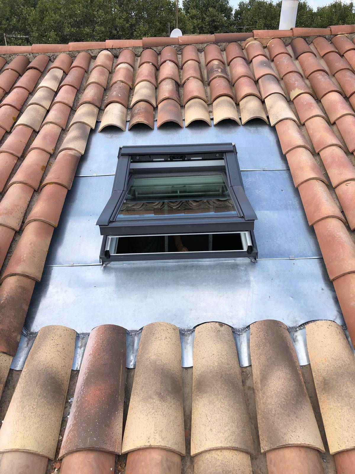 Velux à Montpellier, pose de fenêtre de toit par une entreprise de couverture