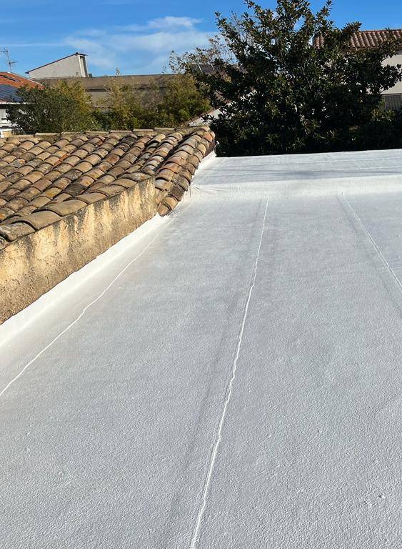 Solution anti canicule pour votre toiture à Sète : peinture réflective contre la chaleur près de Montpellier