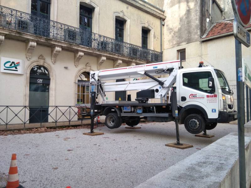 Intervention urgente sur toiture : Réparation et dépannage rapides après une fuite sur votre toit près de Sète