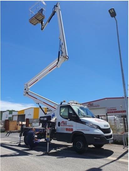 Nacelle telescopique pour intervention sur toiture à Montpellier hérault 34