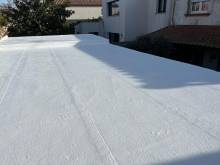 Réduire votre consommation énergétique avec la peinture reflective à appliquer sur votre toiture à Sète et dans l’Hérault